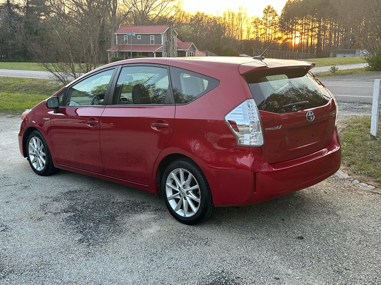 Toyota Prius V Five 2012