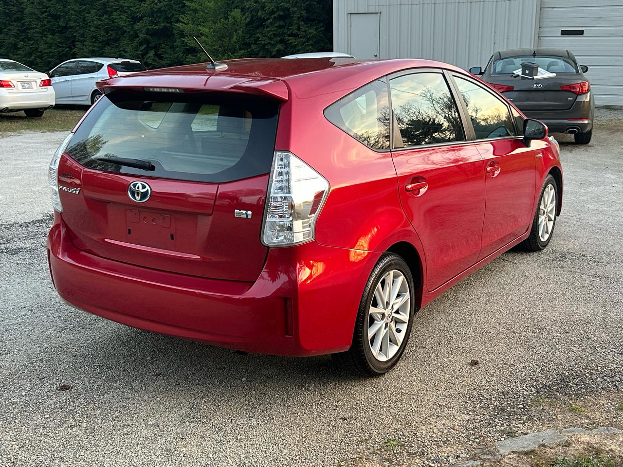 Toyota Prius V Five 2012