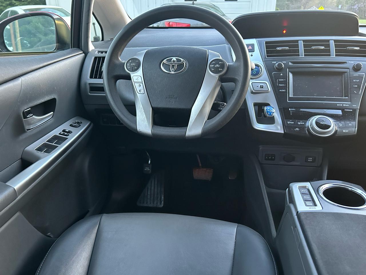 Toyota Prius V Five 2012