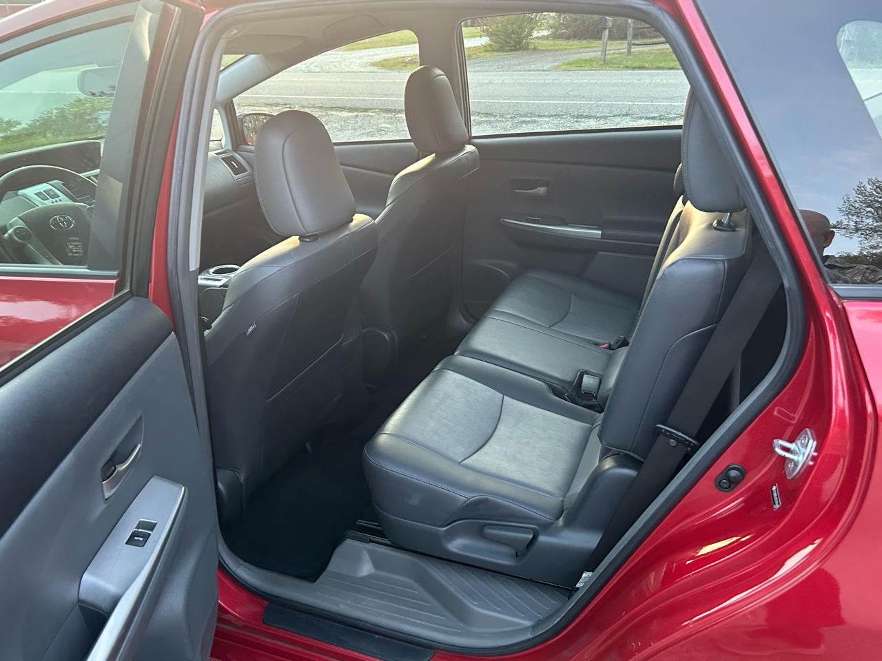 Toyota Prius V Five 2012