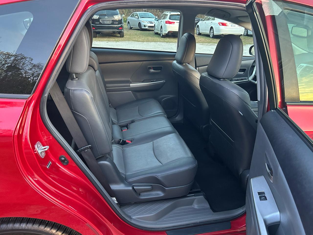 Toyota Prius V Five 2012