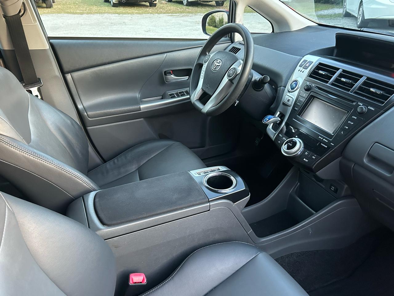 Toyota Prius V Five 2012