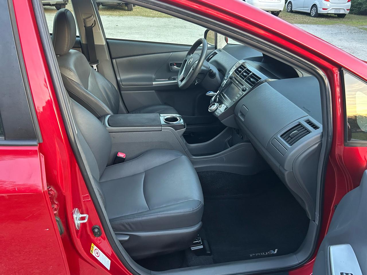 Toyota Prius V Five 2012