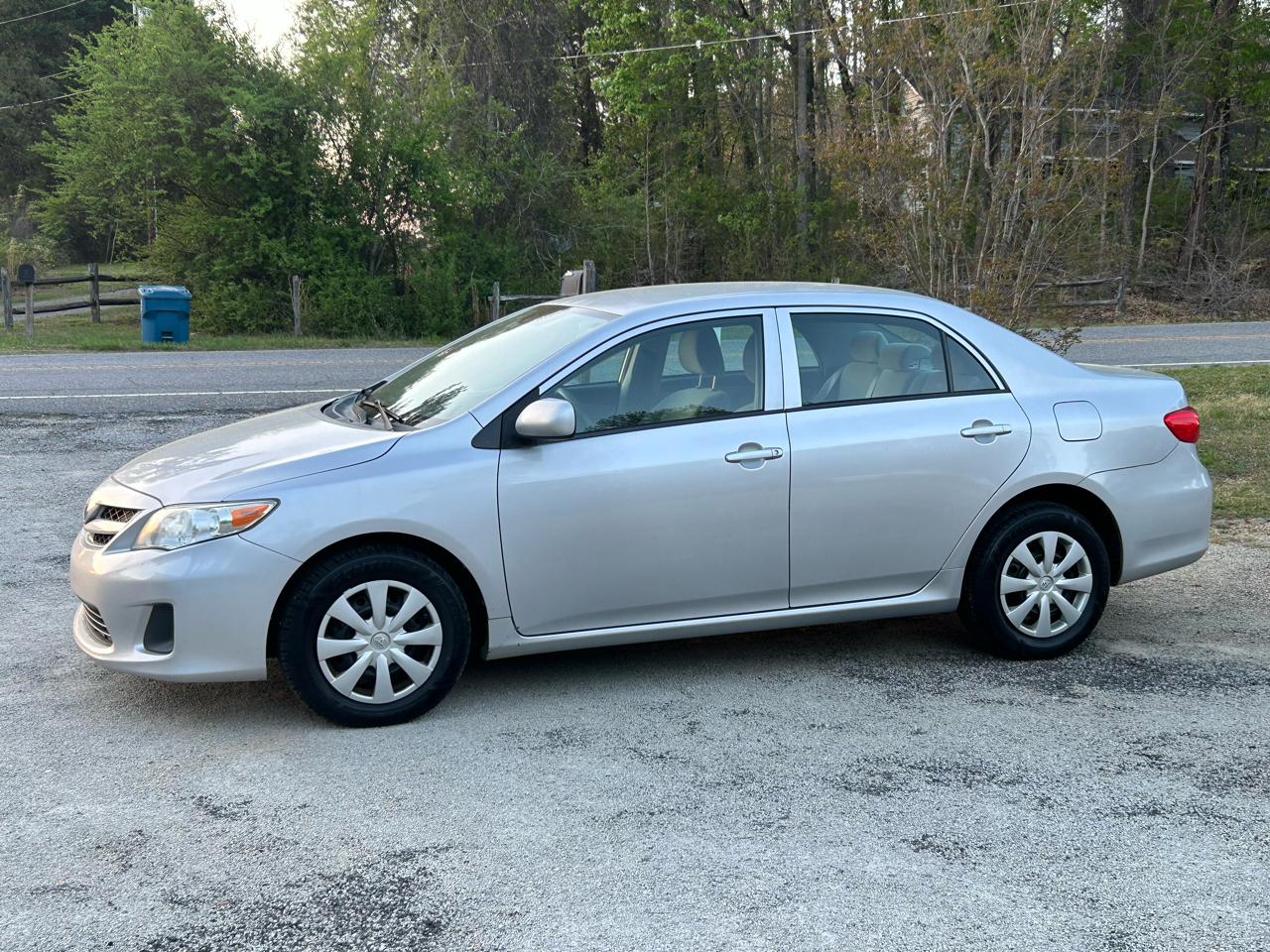 Toyota Corolla L 2012