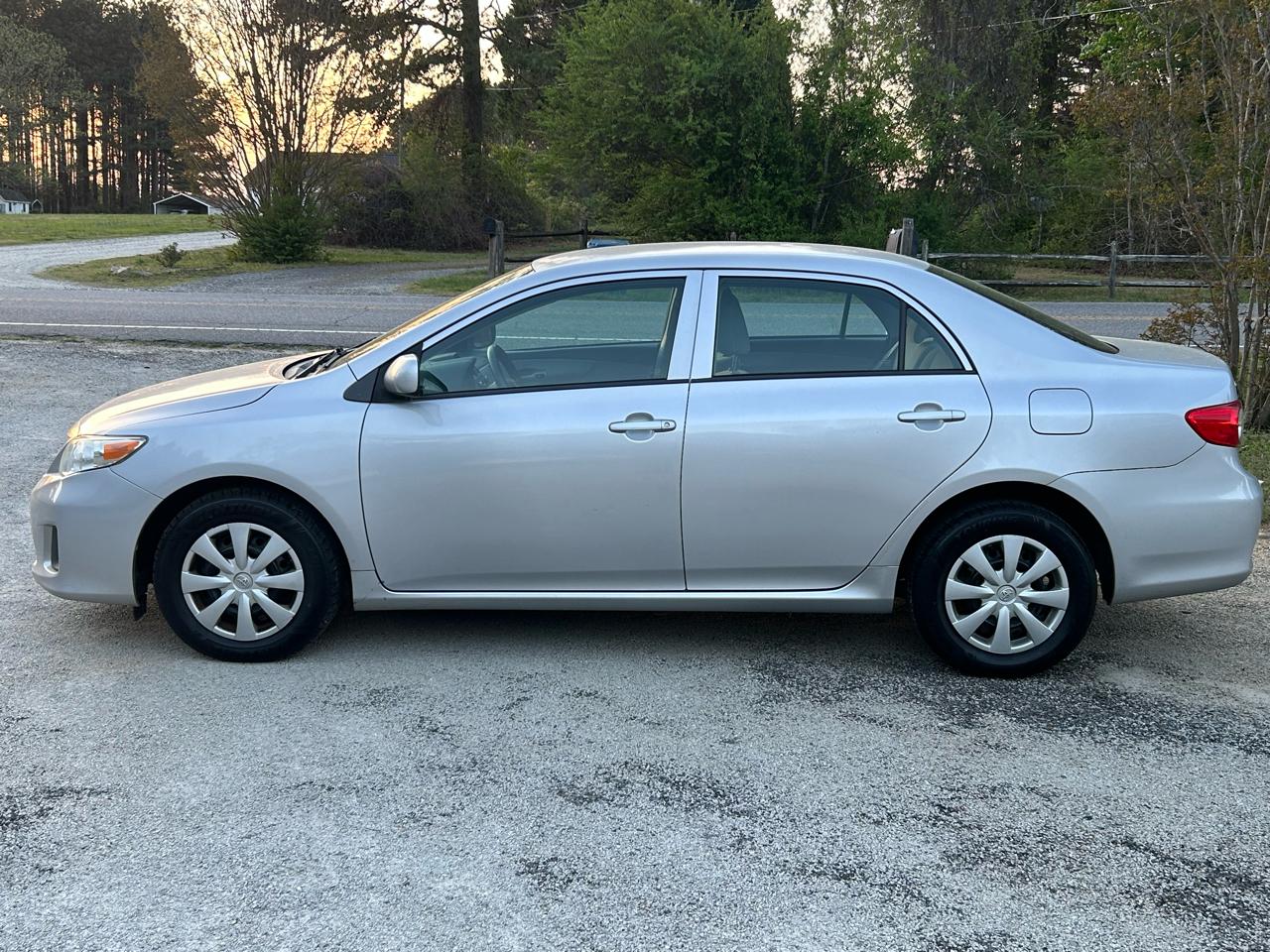 Toyota Corolla L 2012
