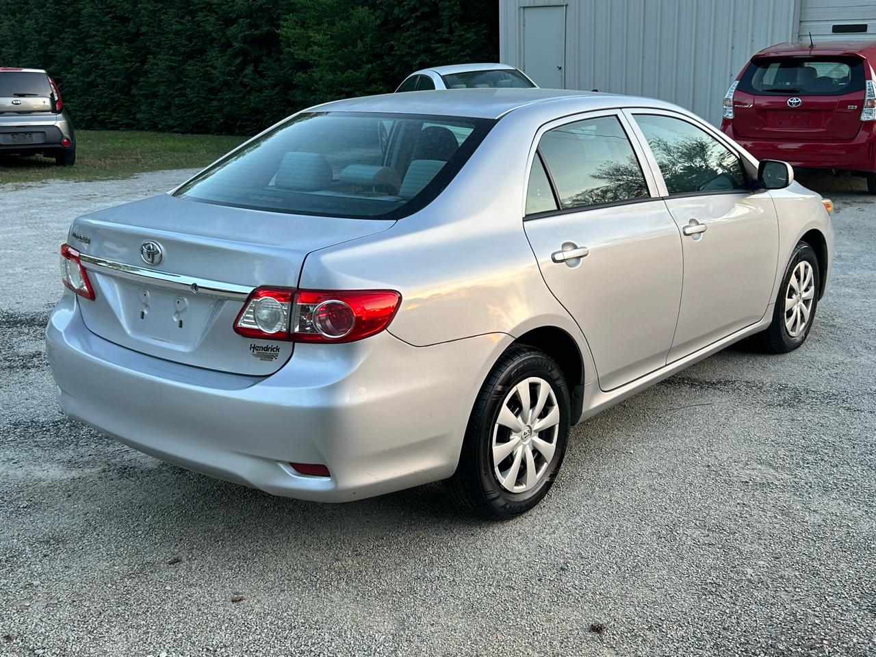 Toyota Corolla L 2012
