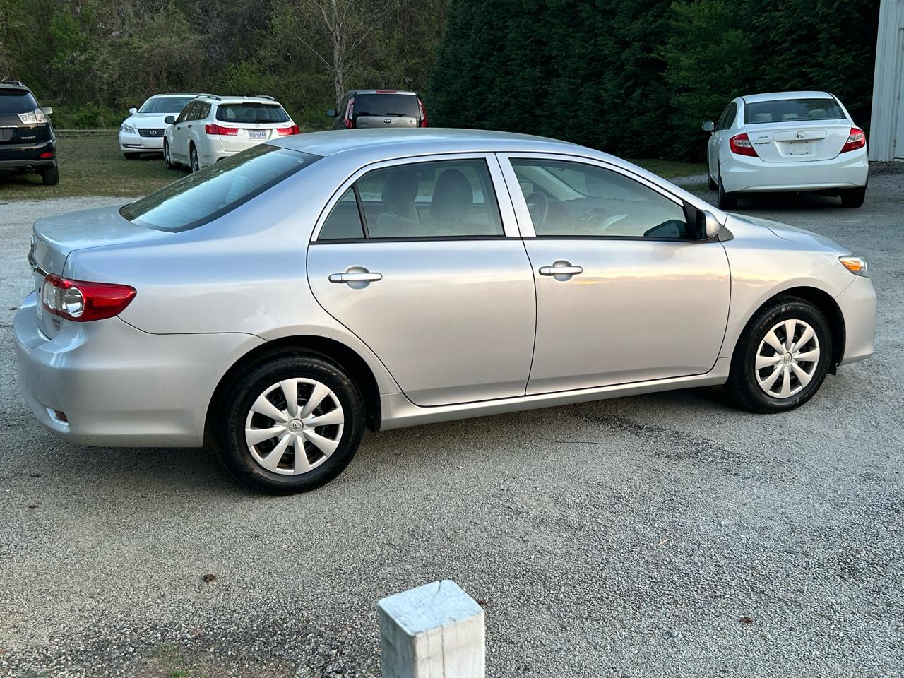 Toyota Corolla L 2012