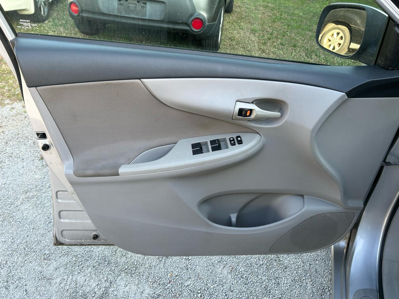 Toyota Corolla L 2012