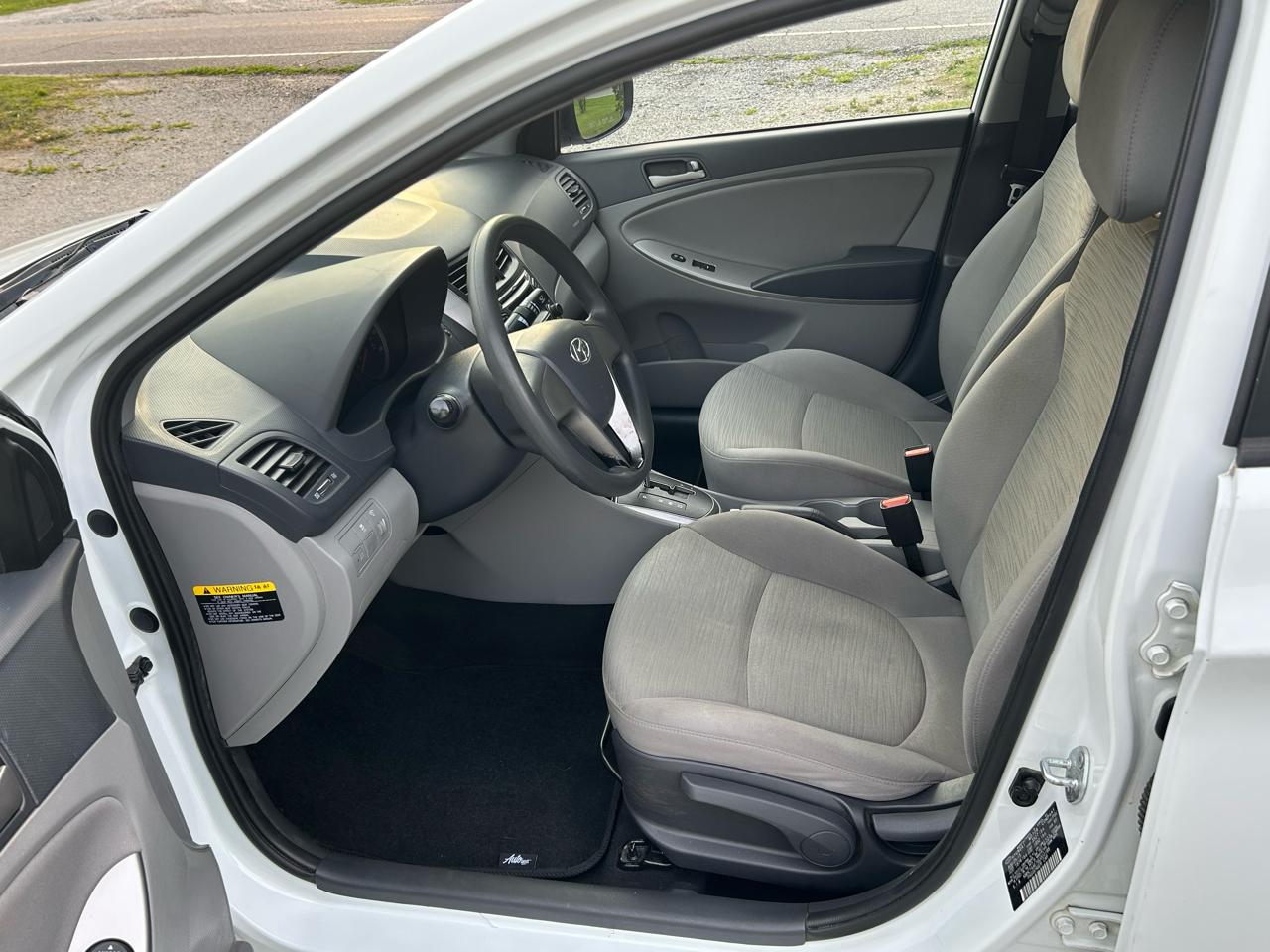 Hyundai Accent SE 2016