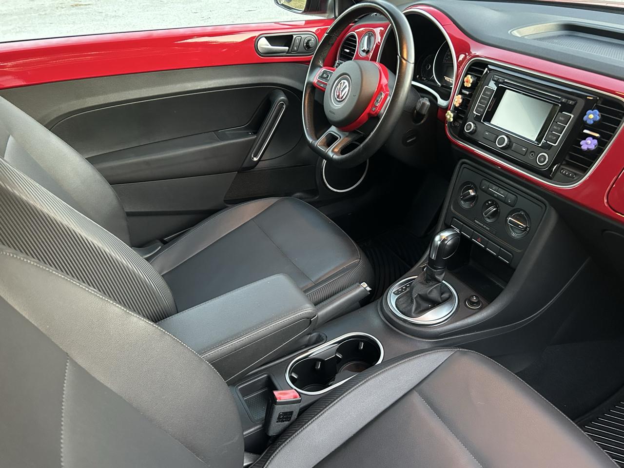 Volkswagen Beetle  2013