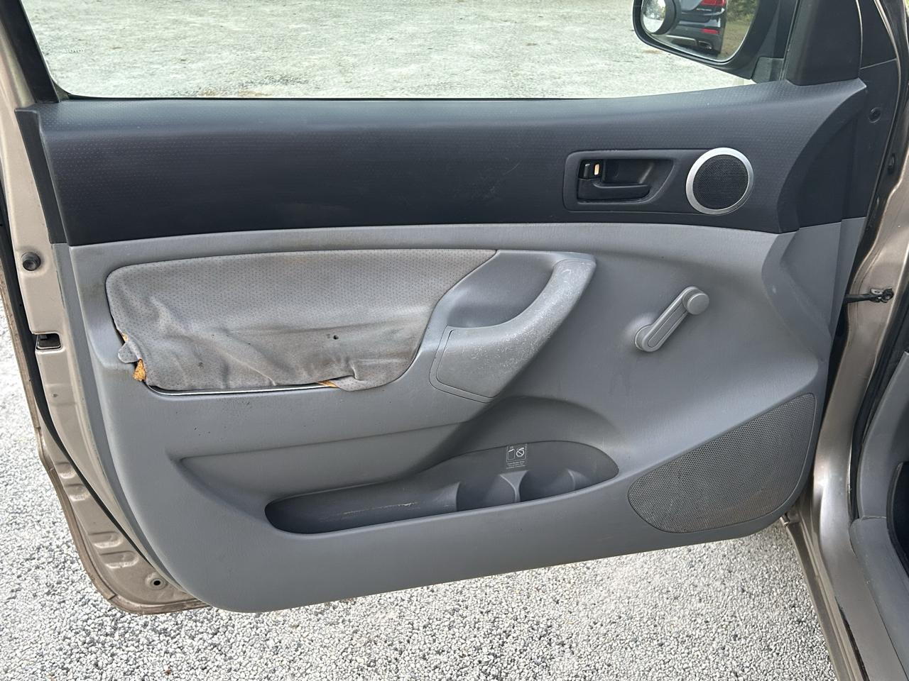 Toyota Tacoma Regular Cab I4 Automatic 2WD 2005
