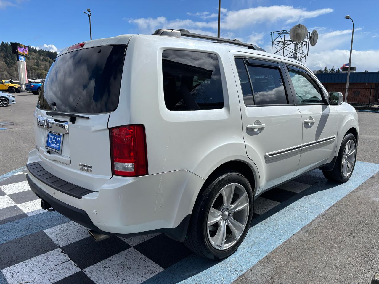 View vehicle photo 5