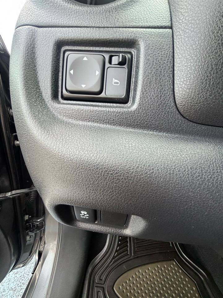 Nissan Versa photo 11