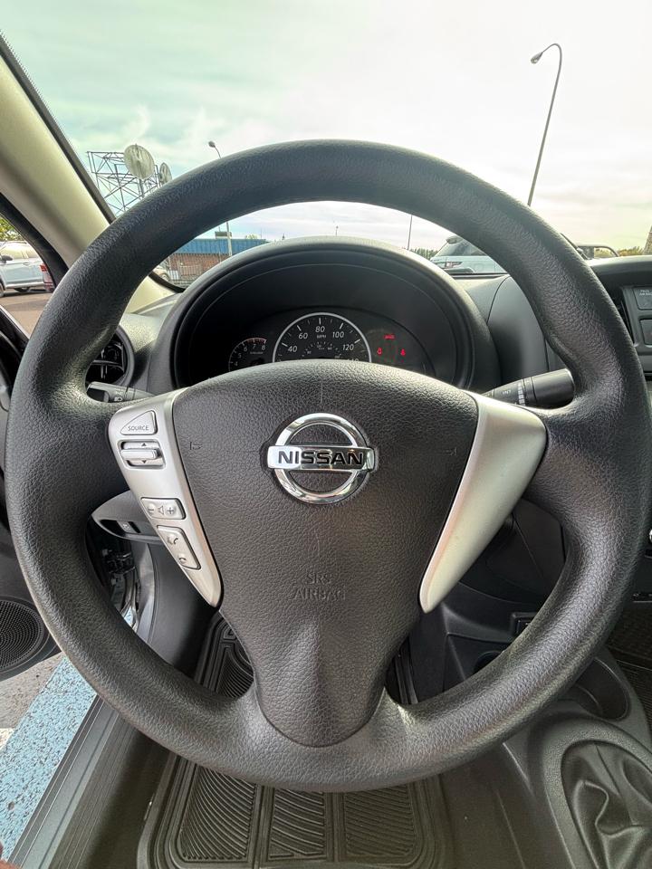 Nissan Versa photo 12