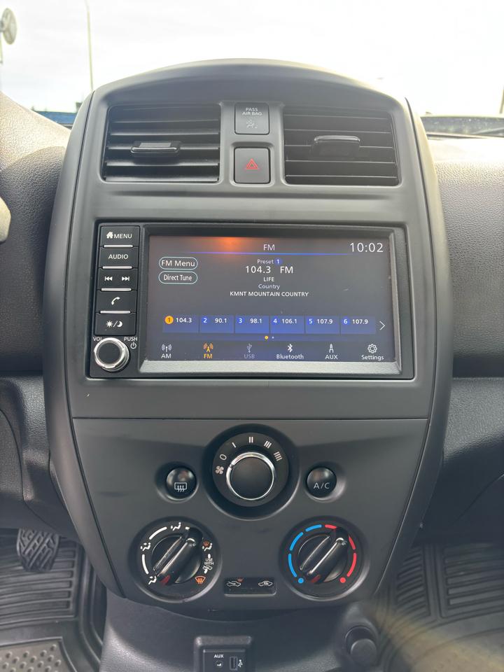 Nissan Versa photo 15