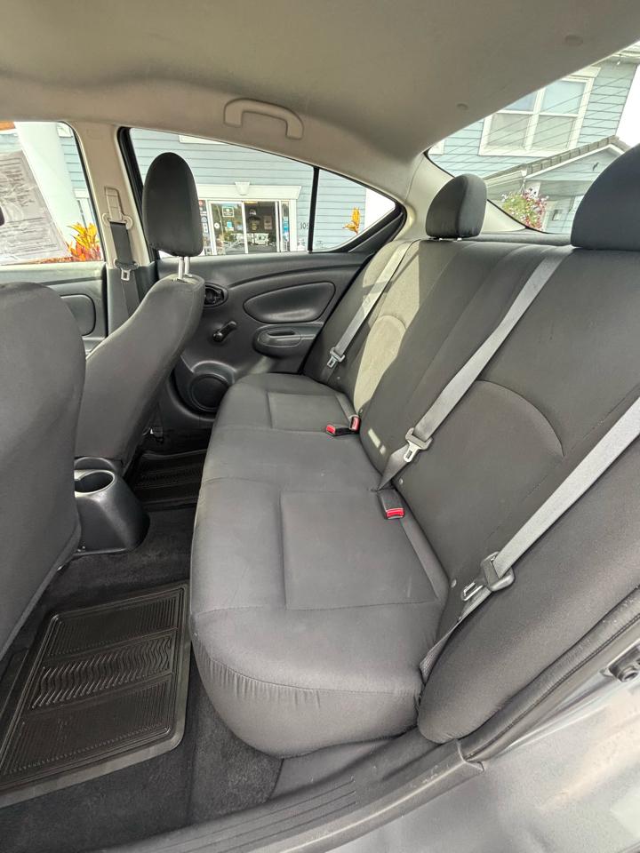 Nissan Versa photo 18