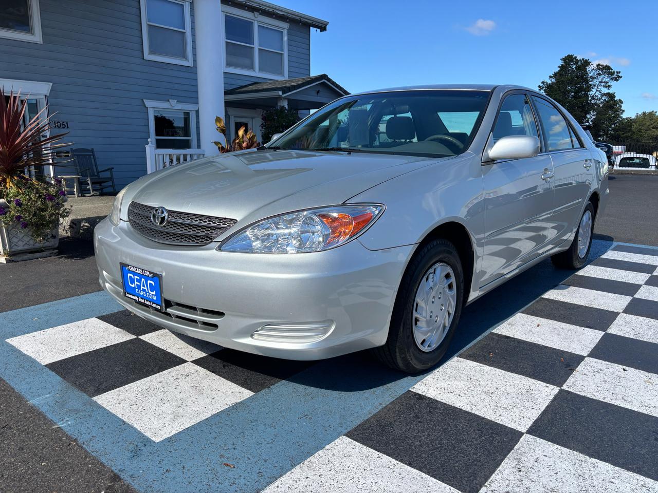 Toyota Camry photo 2