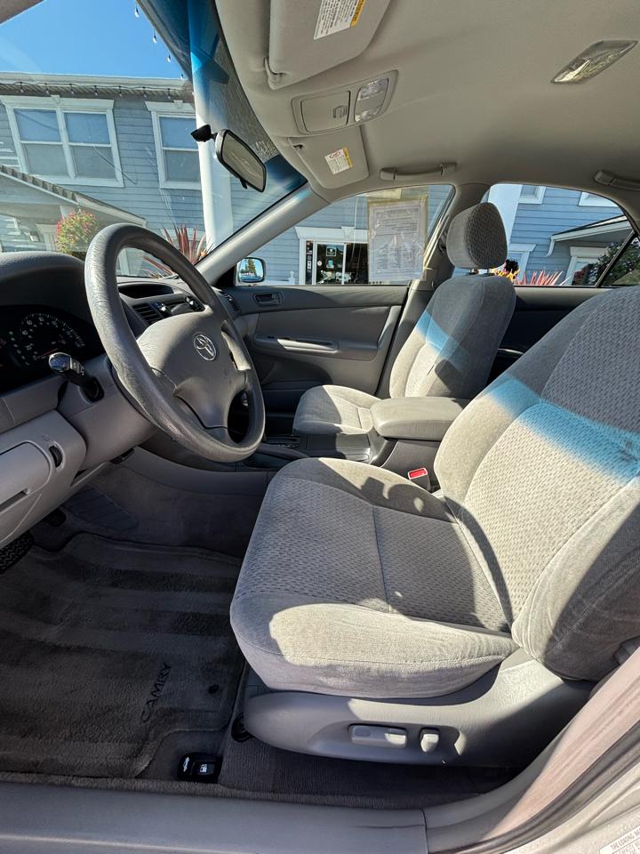 Toyota Camry photo 9