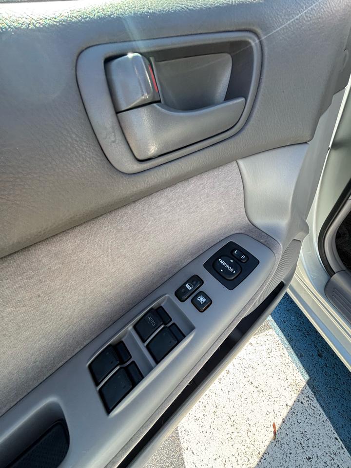 Toyota Camry photo 10