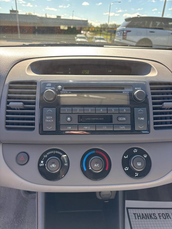 Toyota Camry photo 15