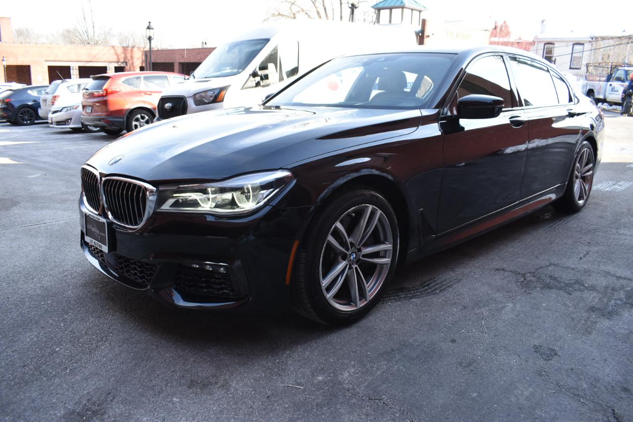 BMW 7 Series 4dr Sdn 750i xDrive AWD 2016