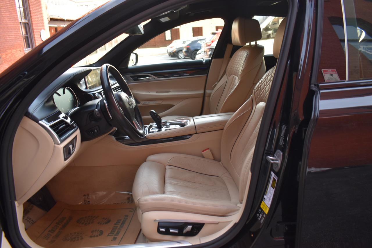 BMW 7 Series 4dr Sdn 750i xDrive AWD 2016