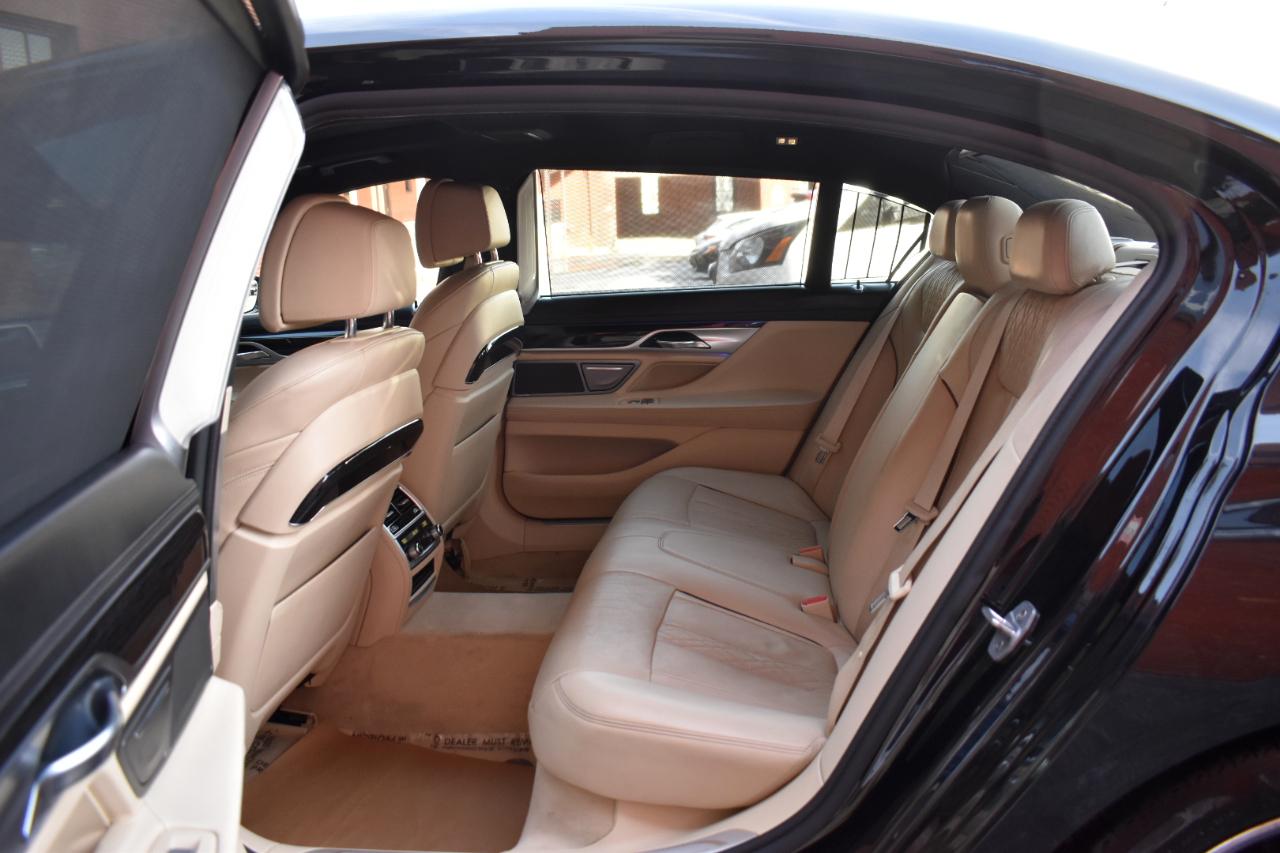 BMW 7 Series 4dr Sdn 750i xDrive AWD 2016
