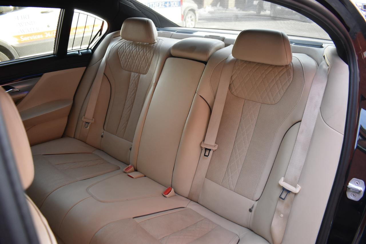 BMW 7 Series 4dr Sdn 750i xDrive AWD 2016