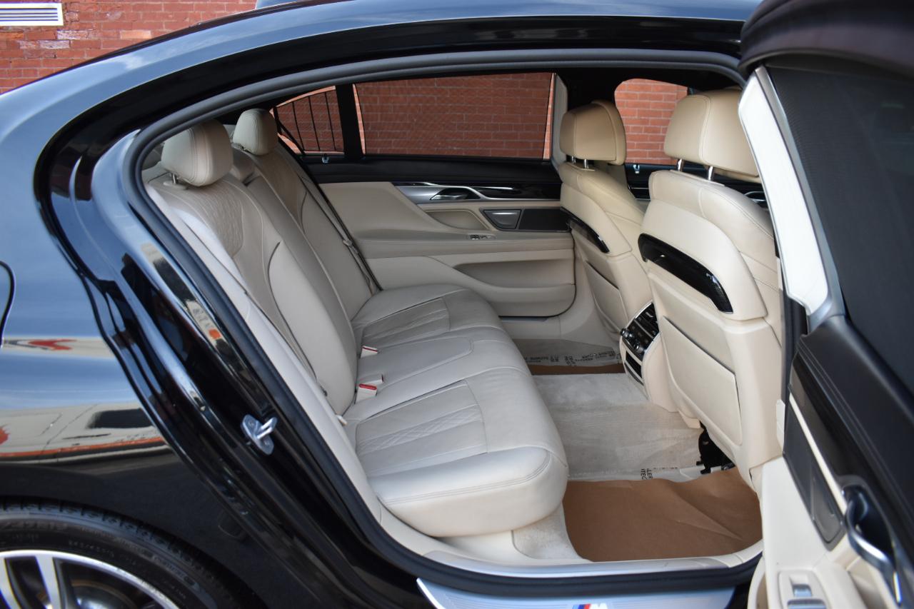 BMW 7 Series 4dr Sdn 750i xDrive AWD 2016