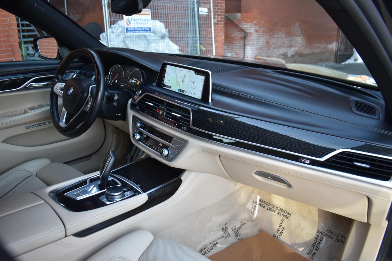 BMW 7 Series 4dr Sdn 750i xDrive AWD 2016
