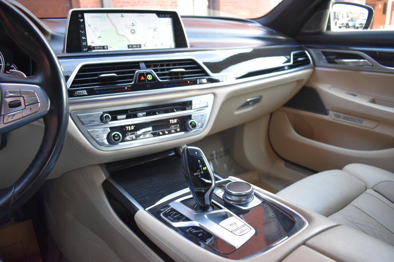 BMW 7 Series 4dr Sdn 750i xDrive AWD 2016