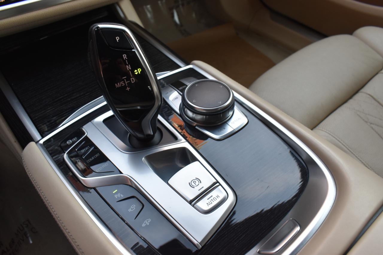 BMW 7 Series 4dr Sdn 750i xDrive AWD 2016
