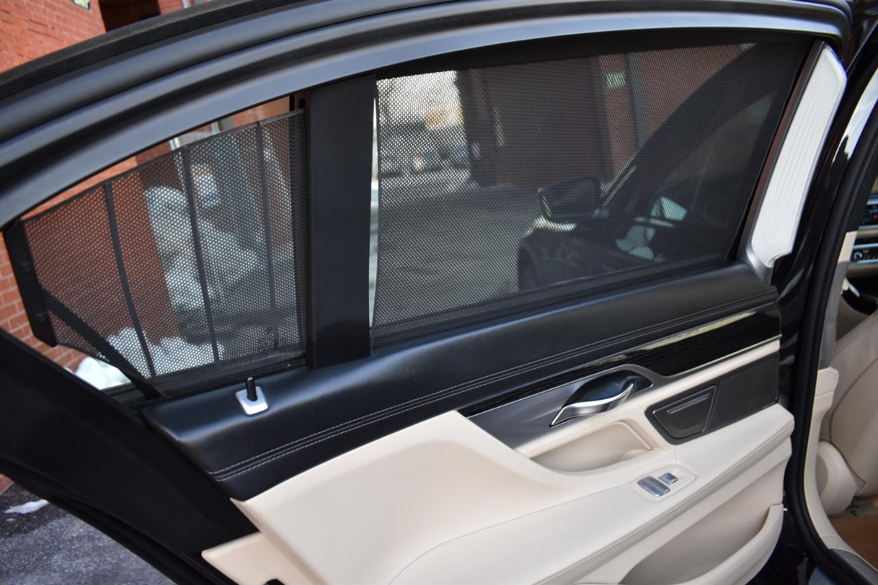 BMW 7 Series 4dr Sdn 750i xDrive AWD 2016