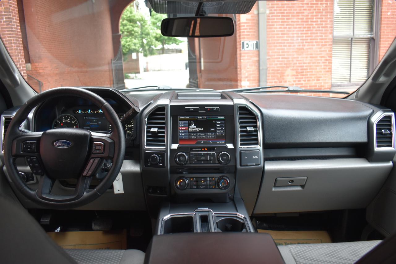 Ford F-150 4WD SuperCrew 145" XLT 2015