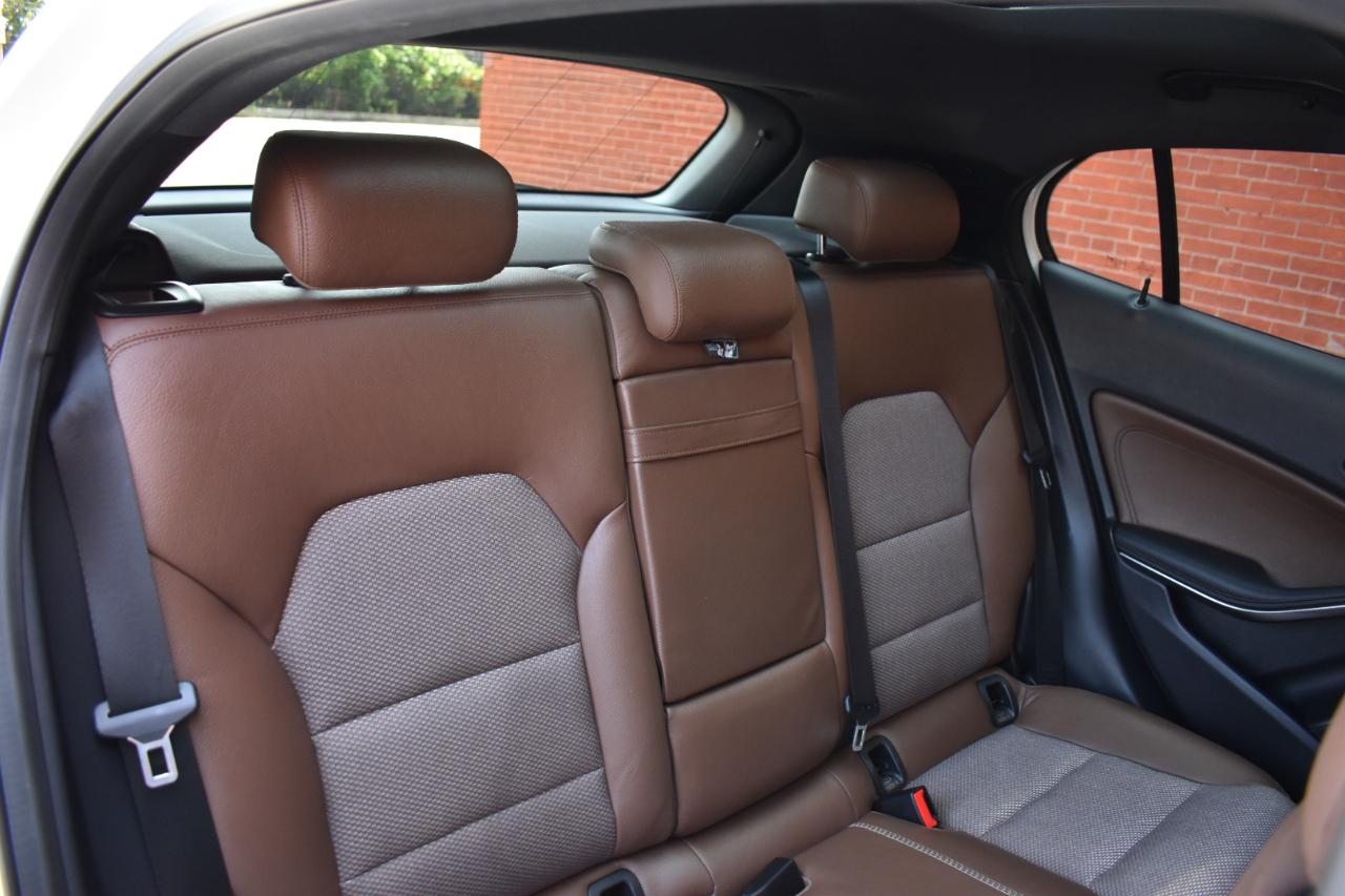 Mercedes-Benz GLA-Class 4MATIC 4dr GLA 250 2015