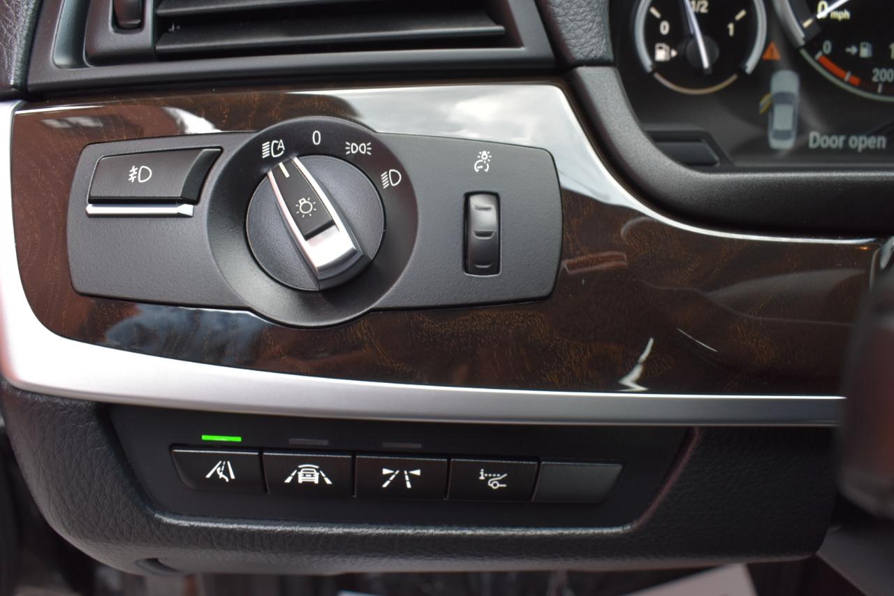 BMW 5 Series 4dr Sdn 535i xDrive AWD 2015