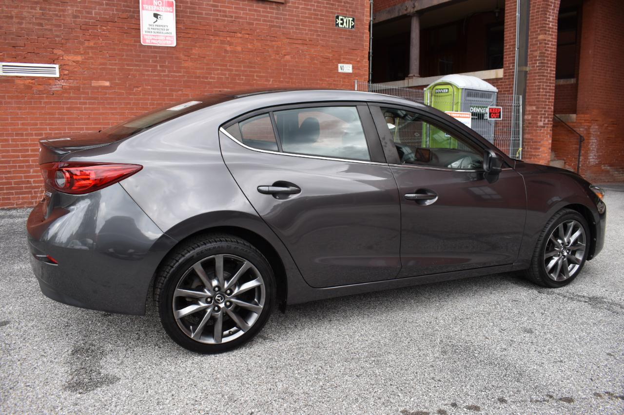 Mazda Mazda3 4-Door Touring Auto 2018
