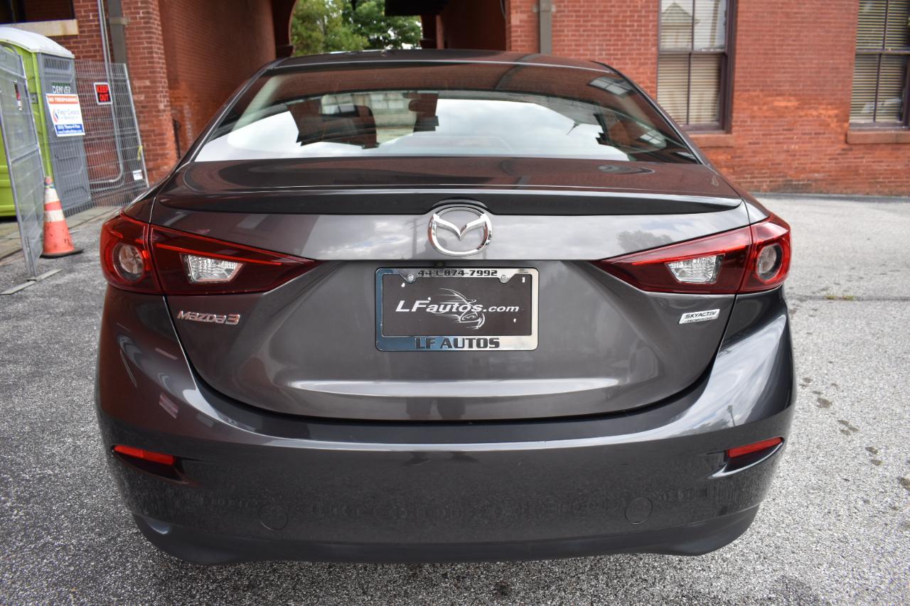Mazda Mazda3 4-Door Touring Auto 2018