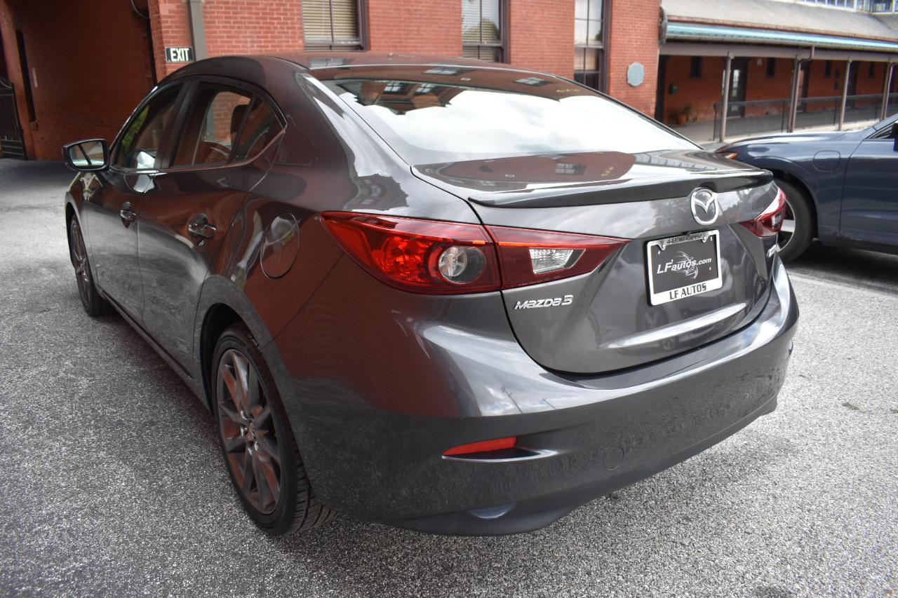 Mazda Mazda3 4-Door Touring Auto 2018
