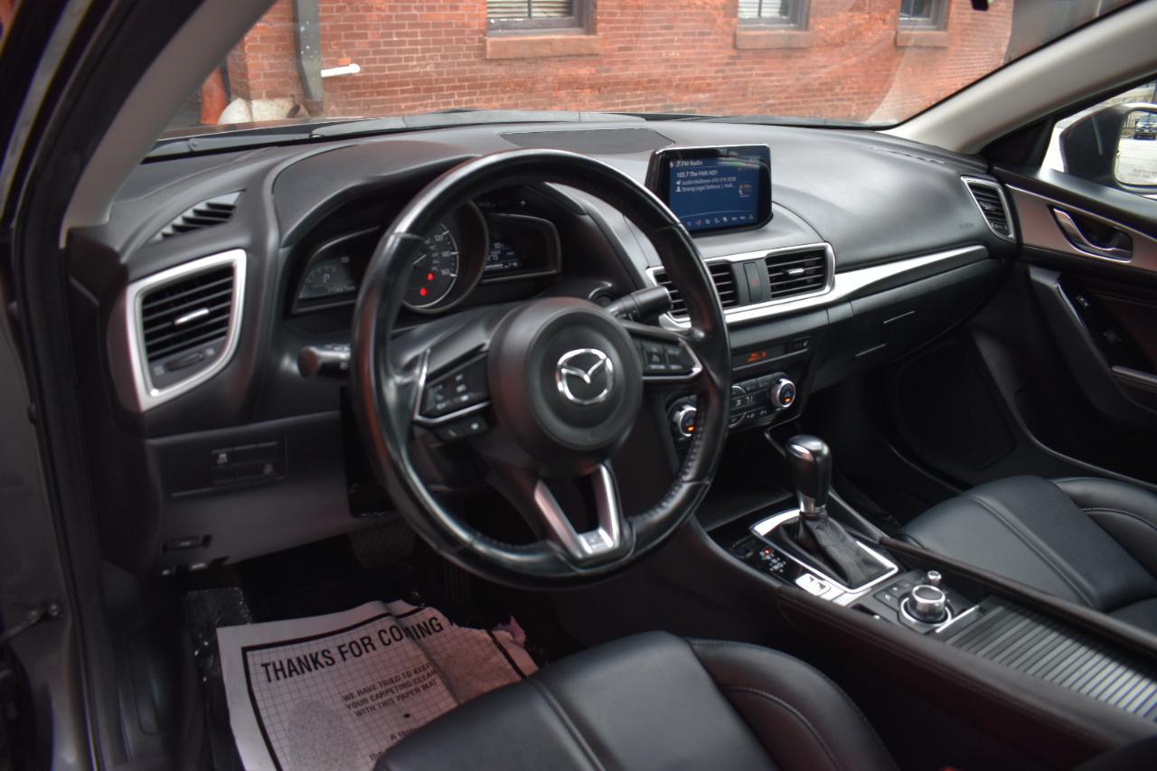 Mazda Mazda3 4-Door Touring Auto 2018