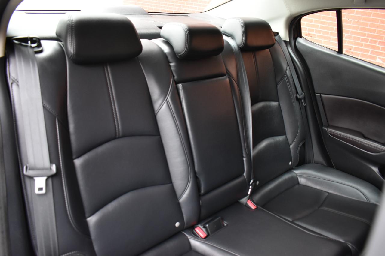 Mazda Mazda3 4-Door Touring Auto 2018