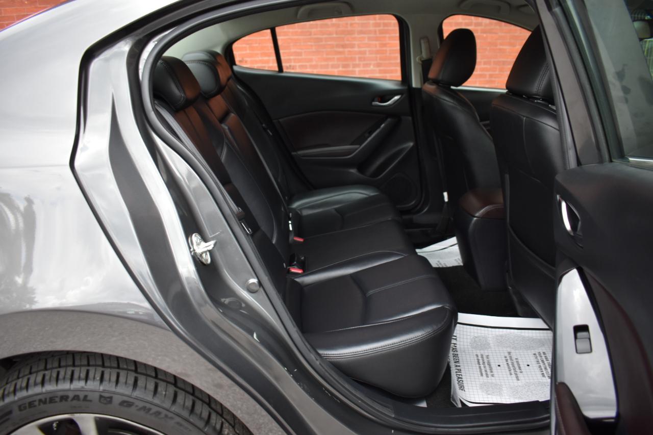 Mazda Mazda3 4-Door Touring Auto 2018