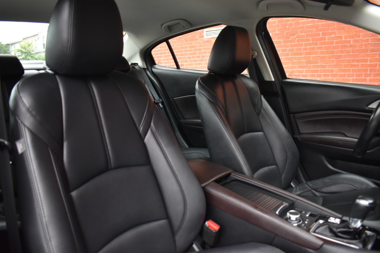 Mazda Mazda3 4-Door Touring Auto 2018