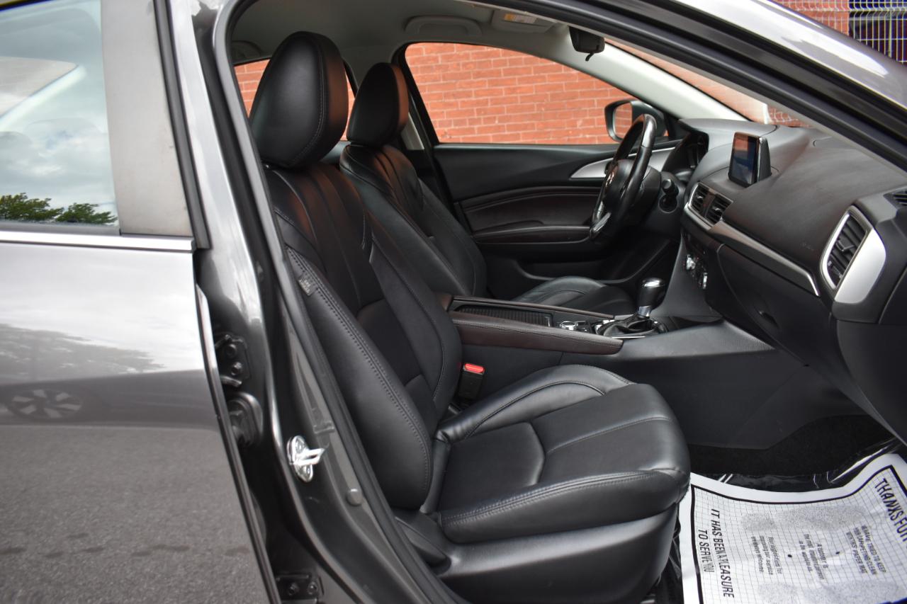 Mazda Mazda3 4-Door Touring Auto 2018