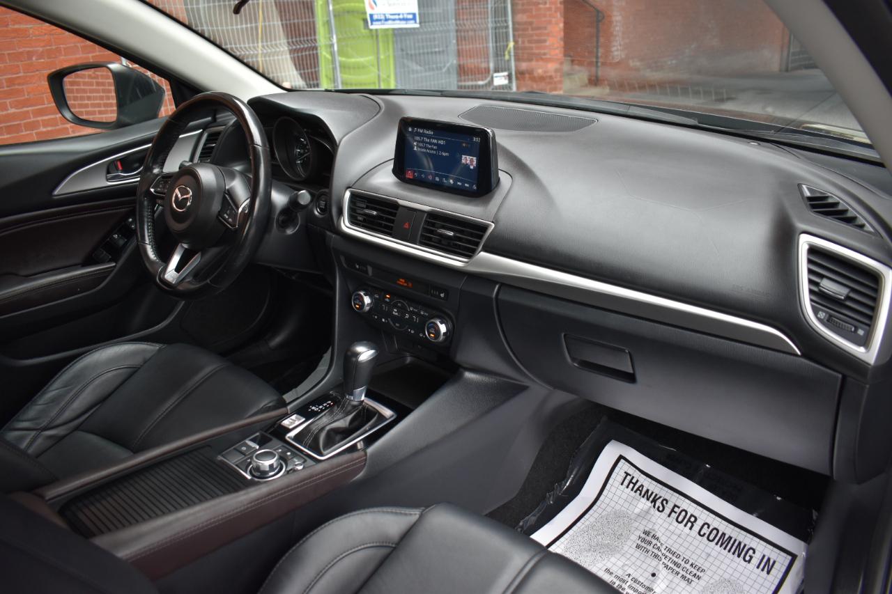 Mazda Mazda3 4-Door Touring Auto 2018