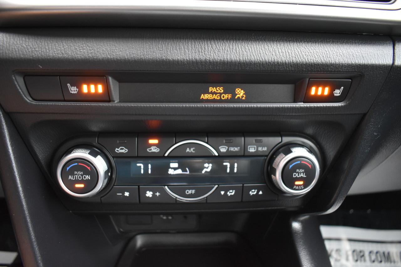 Mazda Mazda3 4-Door Touring Auto 2018