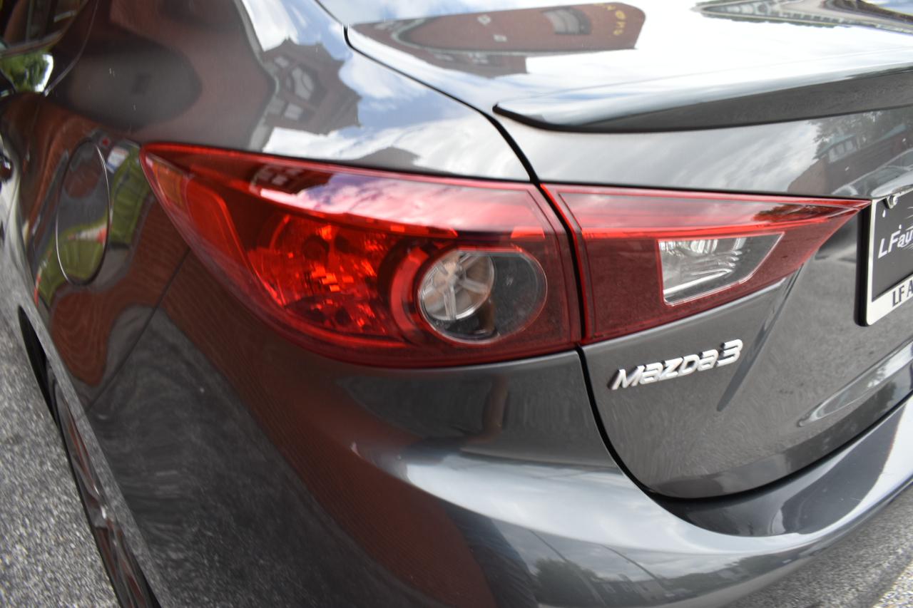 Mazda Mazda3 4-Door Touring Auto 2018