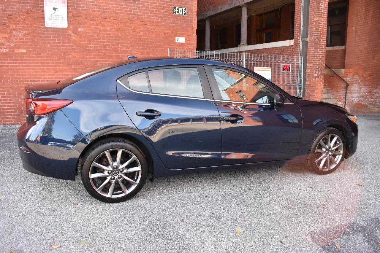 Mazda Mazda3 4-Door Touring Auto 2018