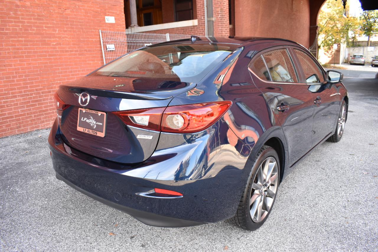 Mazda Mazda3 4-Door Touring Auto 2018