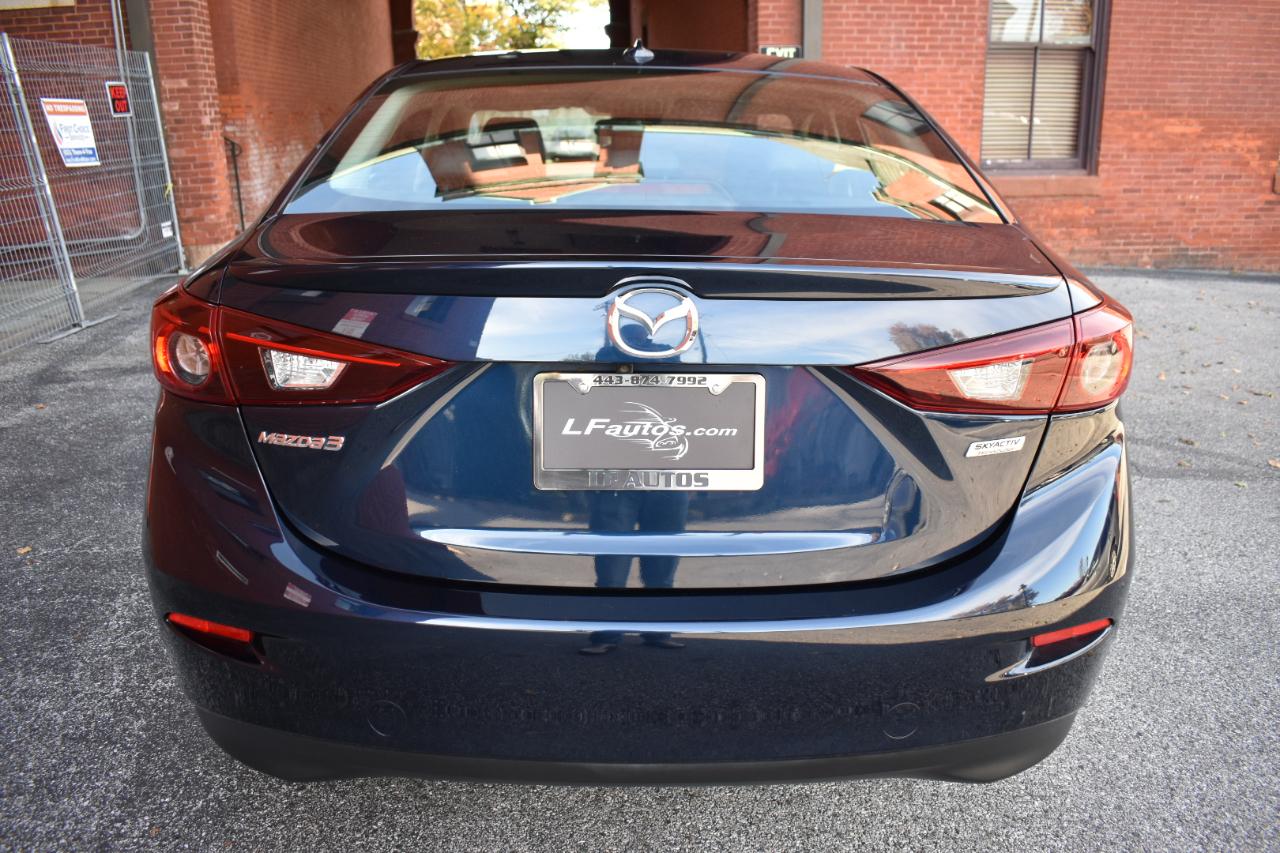 Mazda Mazda3 4-Door Touring Auto 2018